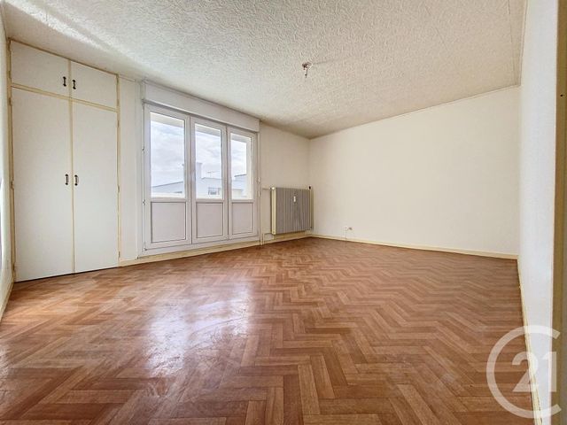 Appartement F3 à louer - 3 pièces - 68.48 m2 - ST MEMMIE - 51 - CHAMPAGNE-ARDENNE - Century 21 Martinot Immobilier